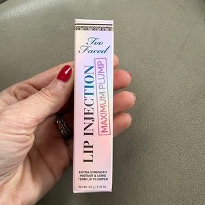 Too Faced lip injection maximum plump lip gloss